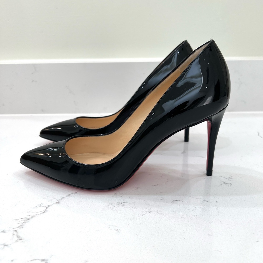 NEVER WORN Christian Louboutin Pigalle patent Black Pumps. NWT